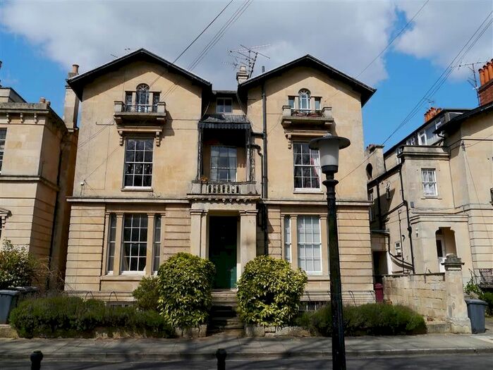 1 Bedroom Flat To Rent In Eldon Square, Reading, Berkshire, RG1