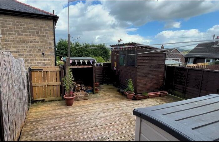 3 Bedroom Terraced House For Sale In Grasscroft Road, Honley, Holmfirth, HD9