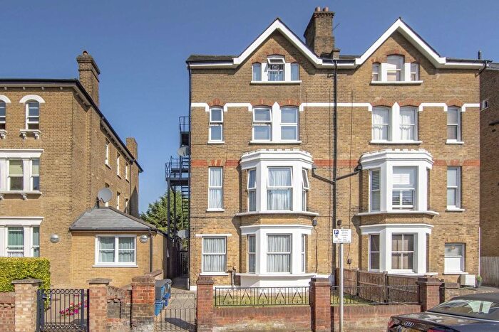 1 Bedroom Flat To Rent In Ferry Road, Teddington, TW11