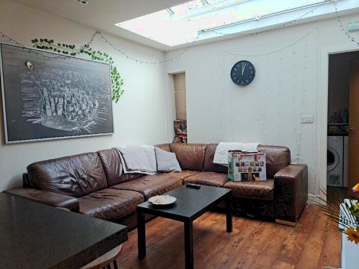 6 Bedroom Terraced House To Rent In Hubert Road, Selly Oak, Birmingham, B29