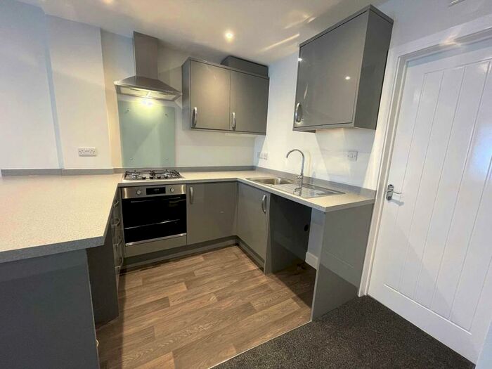 2 Bedroom Flat To Rent In Connaught Road, Aldershot, GU12