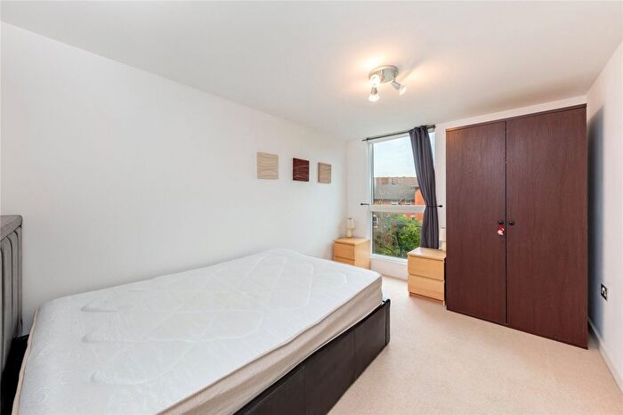 2 Bedroom Flat To Rent In Dovecote House, Water Gardens Square, SE16