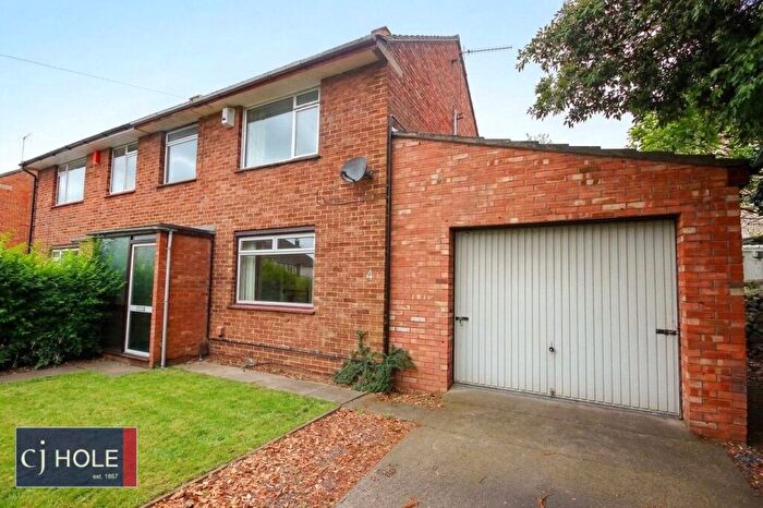 3 Bedroom Semi Detached House To Rent In Lower Knole Lane, Brentry, Bristol, BS10
