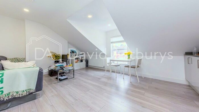 1 Bedroom Flat To Rent In Ferme Park Road, Stroud Green, London, N4