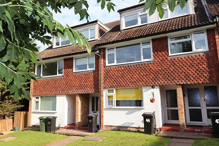 3 Bedroom Maisonette To Rent In Chapel Court, Billericay, CM12