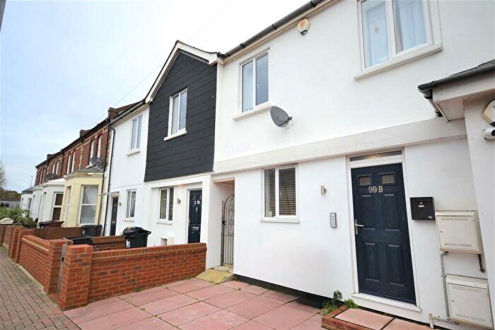 1 Bedroom Flat To Rent In Cavendish Place, Eastbourne, BN21