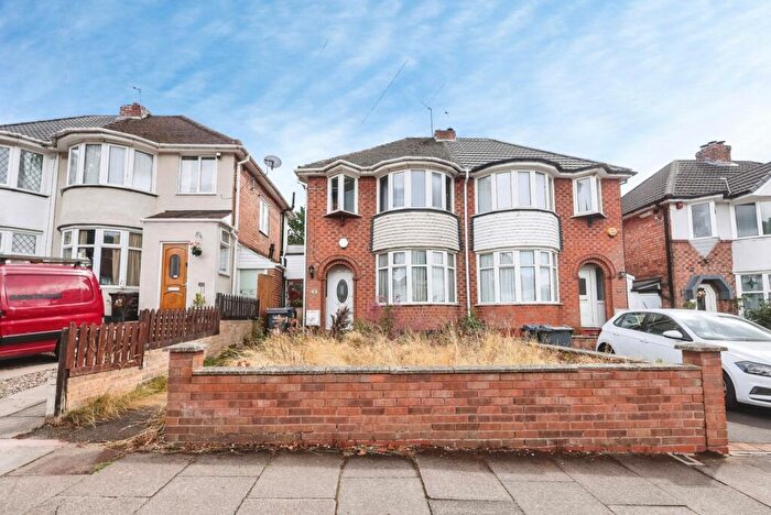 3 Bedroom Semi Detached House For Sale In Corisande Road, Birmingham, West Midlands, B29