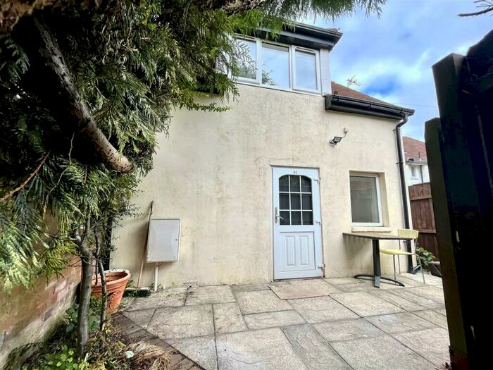 1 Bedroom Chalet To Rent In Wilfred Road, Boscombe, Bournemouth, BH5