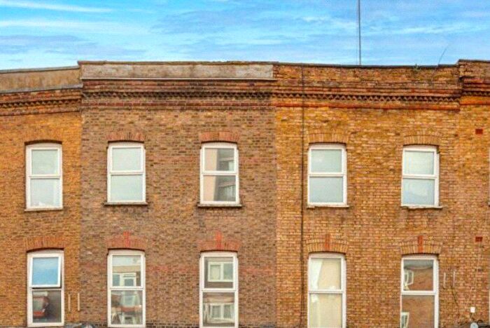 5 Bedroom Flat To Rent In Belsize Park, London, NW5