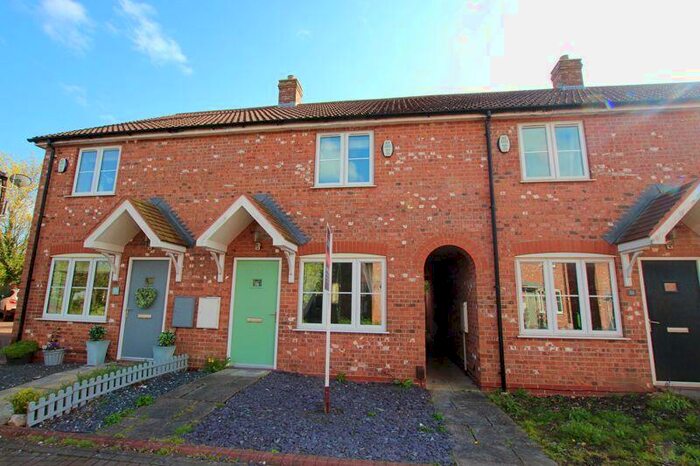 2 Bedroom Terraced House For Sale In Saxonfields Drive, Stallingborough, DN41