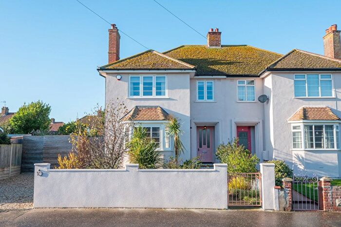 4 Bedroom Semi-Detached House For Sale In Westcliff Avenue, Cromer, NR27