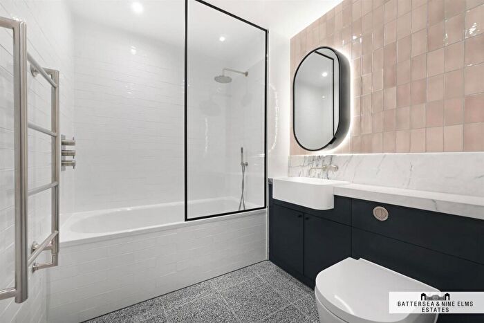 2 Bedroom Apartment To Rent In The Modern, Embassy Gardens, SW11