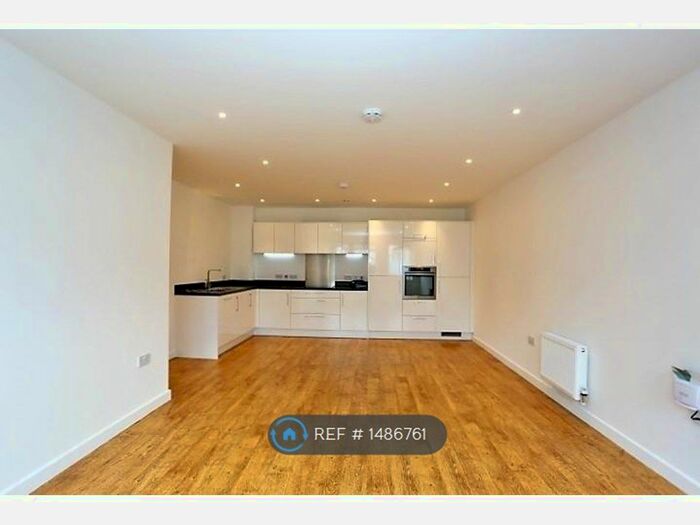 2 Bedroom Flat To Rent In High Road Leyton, London, E10