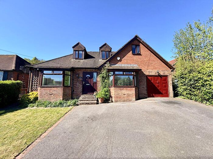 4 Bedroom Detached House For Sale In Kingsmead Road, High Wycombe, HP11