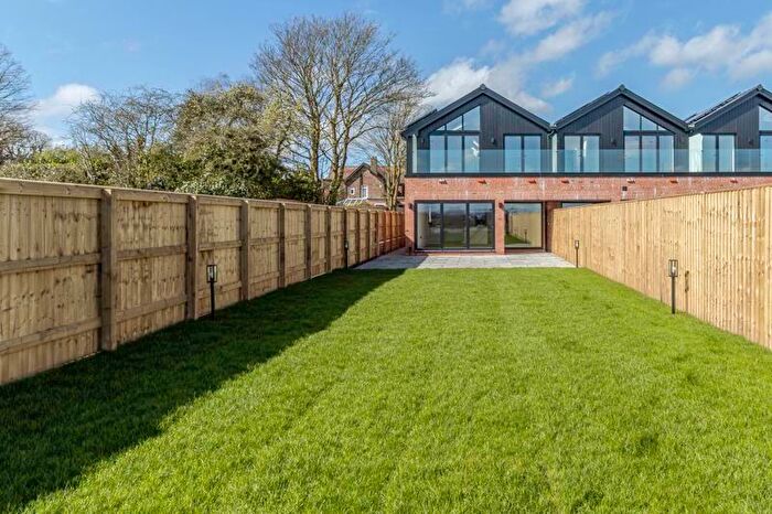4 Bedroom Mews To Rent In The Paddock, Burford Lane, Lymm, WA13