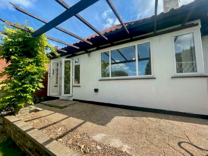 3 Bedroom Bungalow To Rent In Burton Road, Lincoln, LN1