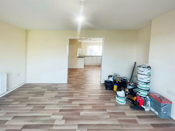 4 Bedroom House To Rent In Byron Gardens, Tilbury, RM18