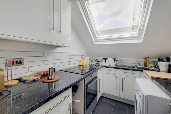 2 Bedroom Flat To Rent In Flat, West Ealing, London, W13