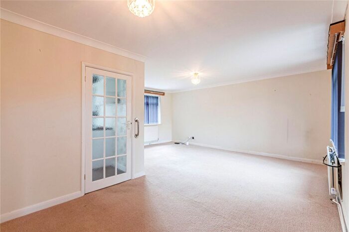 2 Bedroom End Terrace House For Sale In Hillside Gardens, Addlestone, Surrey, KT15