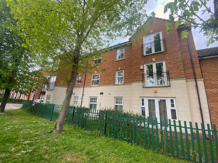 2 Bedroom Flat To Rent In Weller Mews, Enfield, EN2