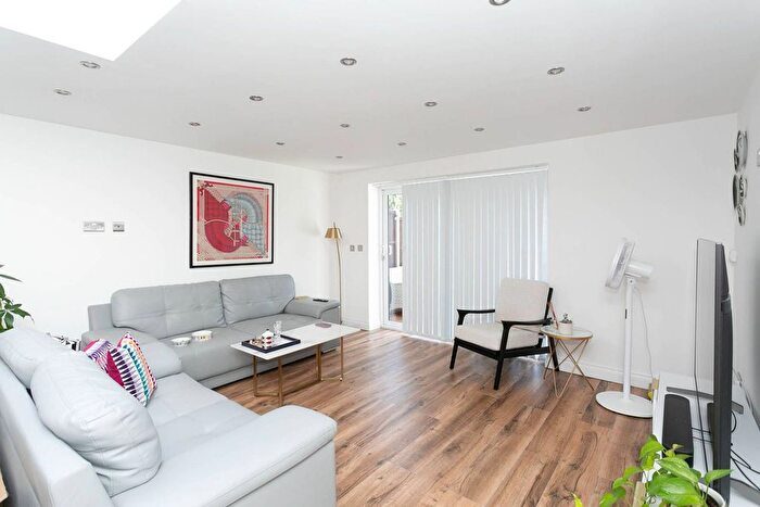 5 Bedroom Bungalow For Sale In Harrow Way, Bushey, Carpenders Park, WD19