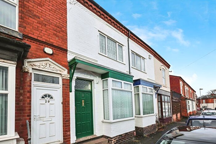 4 Bedroom Terraced House For Sale In Dogpool Lane, Birmingham, West Midlands, B30