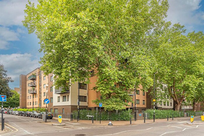 2 Bedroom Flat For Sale In Stepney Way, London, E1
