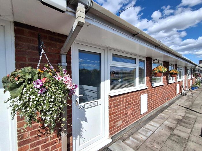 2 Bedroom Flat For Sale In Lower Lickhill Road, Stourport-on-Severn, Worcestershire, DY13