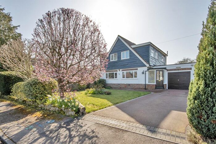 3 Bedroom Detached House For Sale In Derby Close, Hildenborough, TN11