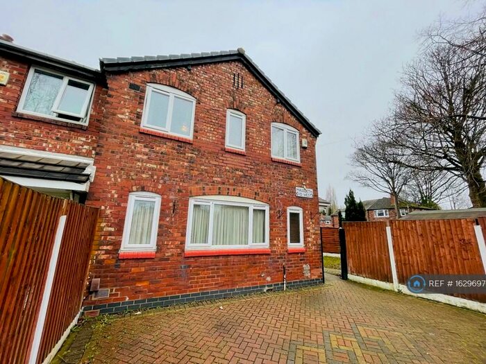 3 Bedroom Semi-Detached House To Rent In Mauldeth Road West, Withington, Manchester, M20