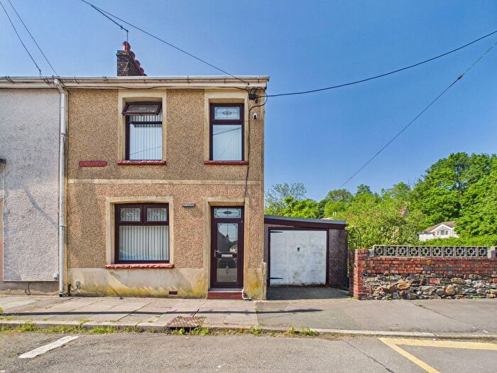 3 Bedroom End Of Terrace House For Sale In Glan-Yr-Afon, Beaufort, NP23