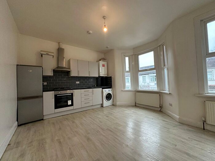 2 Bedroom Flat To Rent In Dersingham Avenue, London, E12