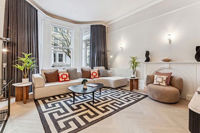 4 Bedroom Flat To Rent In Southwell Gardens, South Kensington, SW7