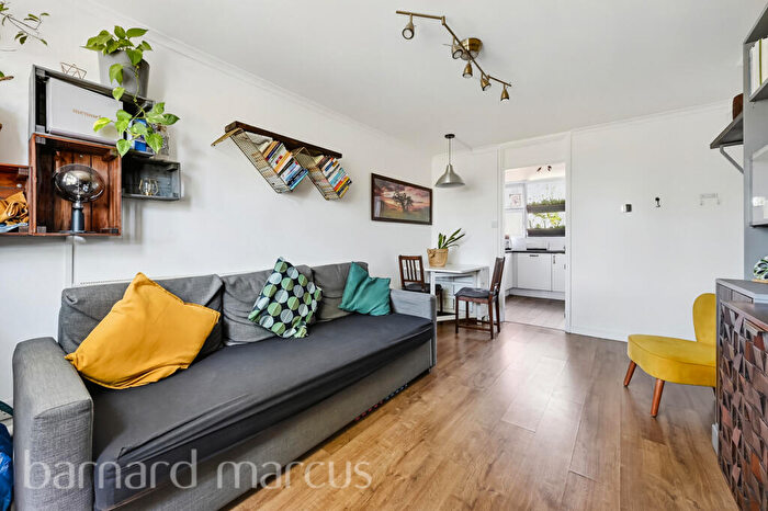 1 Bedroom Apartment To Rent In Wayford Street, London, SW11