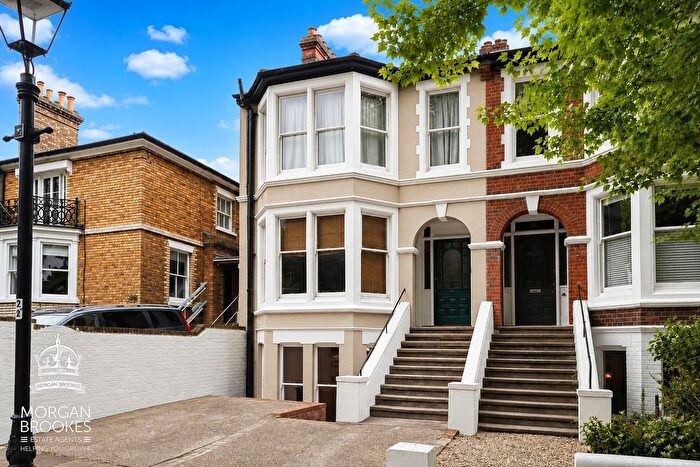 2 Bedroom Flat For Sale In Cambridge Road, Clifftown Conservation Area, Southend-On-Sea, SS1
