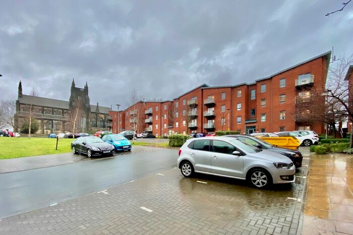 2 Bedroom Flat To Rent In Bouverie Court, Leeds, West Yorkshire, LS9