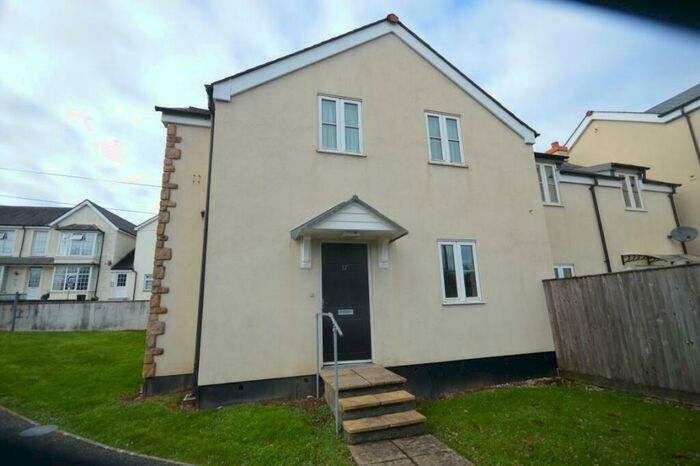 2 Bedroom Flat To Rent In Higher Bugle, Bugle, St. Austell, PL26