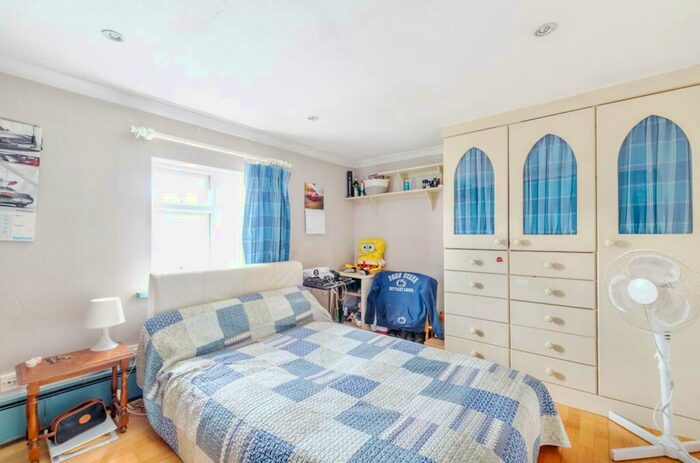 5 Bedroom Detached House For Sale In Old Howletts Lane, Ruislip, HA4