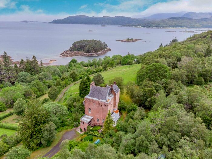 4 Bedroom Detached House For Sale In Craig, Plockton, IV52