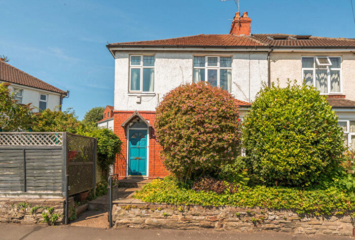 3 Bedroom Semi Detached House For Sale In Cairns Road, Bristol, BS6