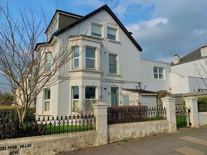 2 Bedroom Apartment To Rent In Hove Park Villas, Hove, BN3