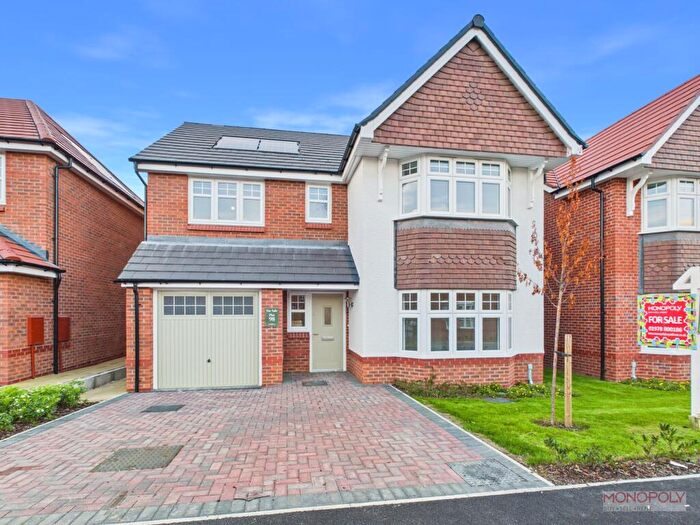4 Bedroom Detached House For Sale In Dol Ywen, Wrexham, LL11