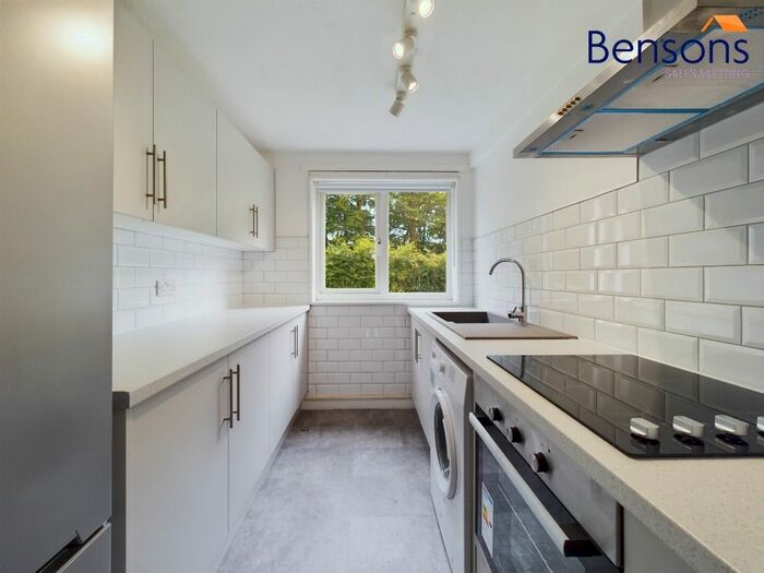 2 Bedroom Flat To Rent In Elphinstone Crescent, East Kilbride, South Lanarkshire, G75