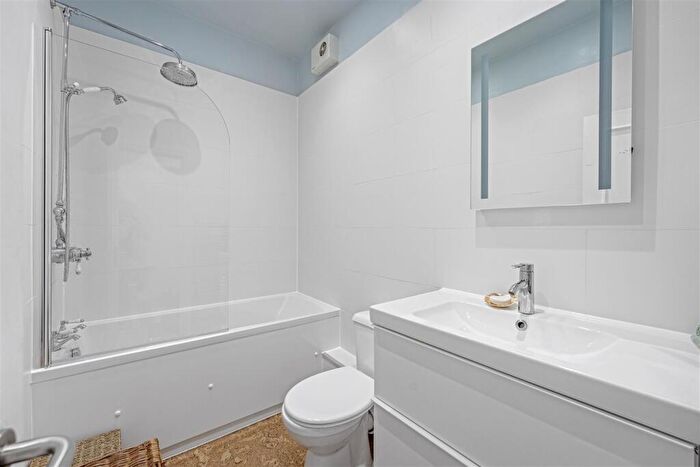 1 Bedroom Flat For Sale In Forburg Road, Stoke Newington, N16