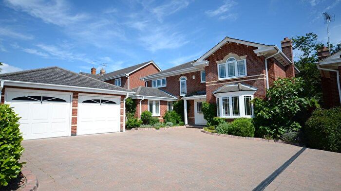 4 Bedroom Detached House To Rent In Hunters Chase, Caversham, Reading, RG4