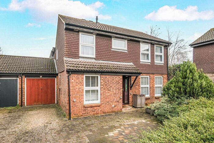 4 Bedroom Detached House For Sale In Elkins Gardens, Burpham, Guildford, Surrey, GU4