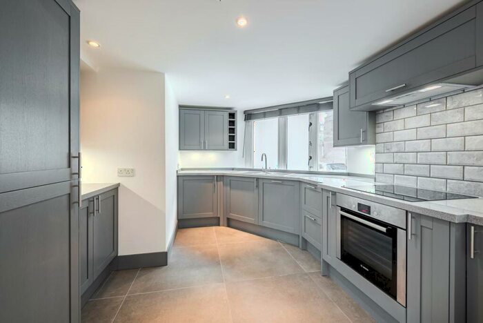2 Bedroom Flat To Rent In Beckhaven House, SE11