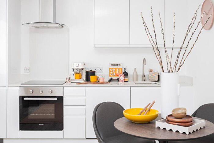 1 Bedroom Apartment To Rent In Kirkstall Road, Leeds, West Yorkshire, LS3