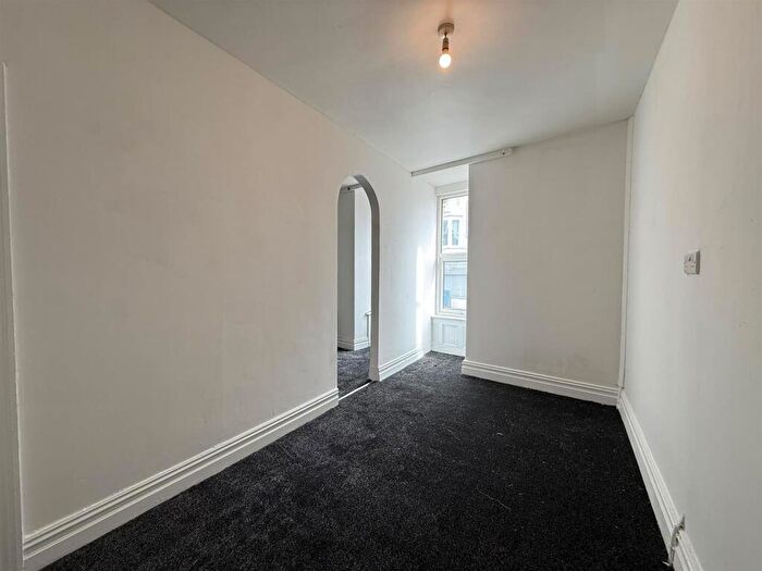 4 Bedroom Flat To Rent In Heysham Road, LA3