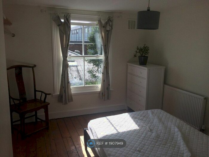 3 Bedroom Maisonette To Rent In Paulet Road, London, SE5